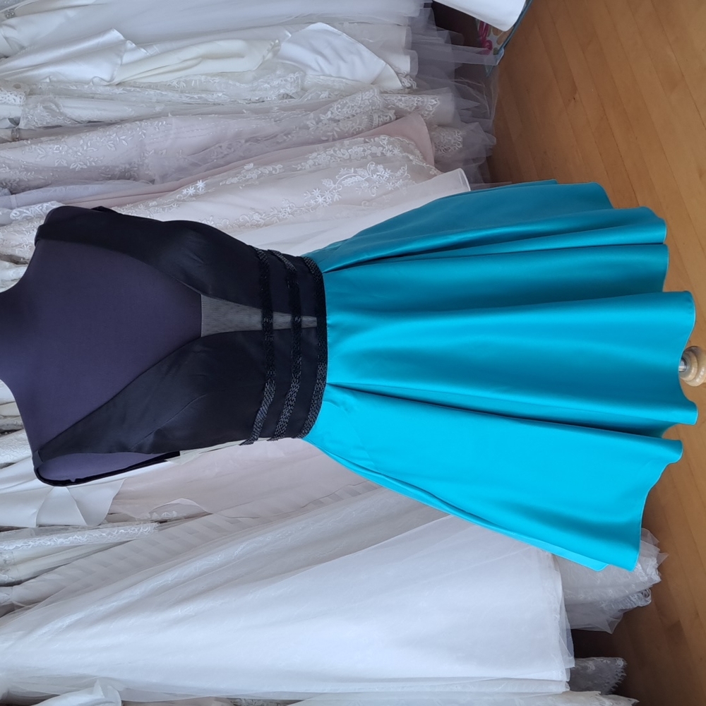 Short dress